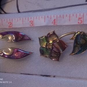 Elegant Multicolor Flower and Leaf Brooch Set